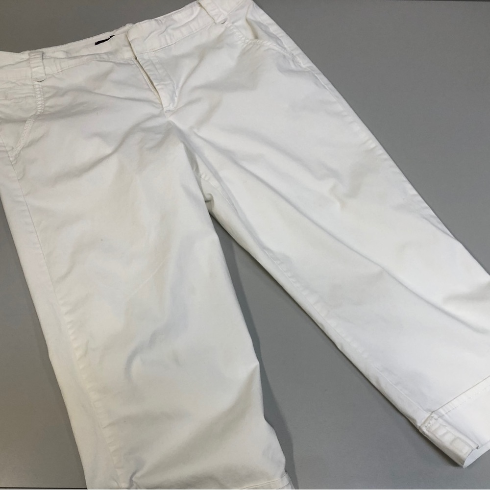 White Cotton Capri’s with Cuffs.  Sz 10